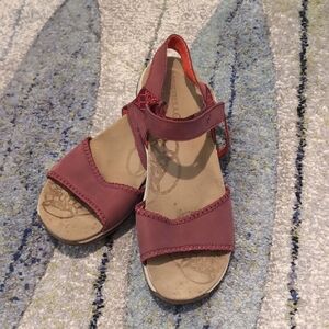 Merrell Wine Women's Sandals